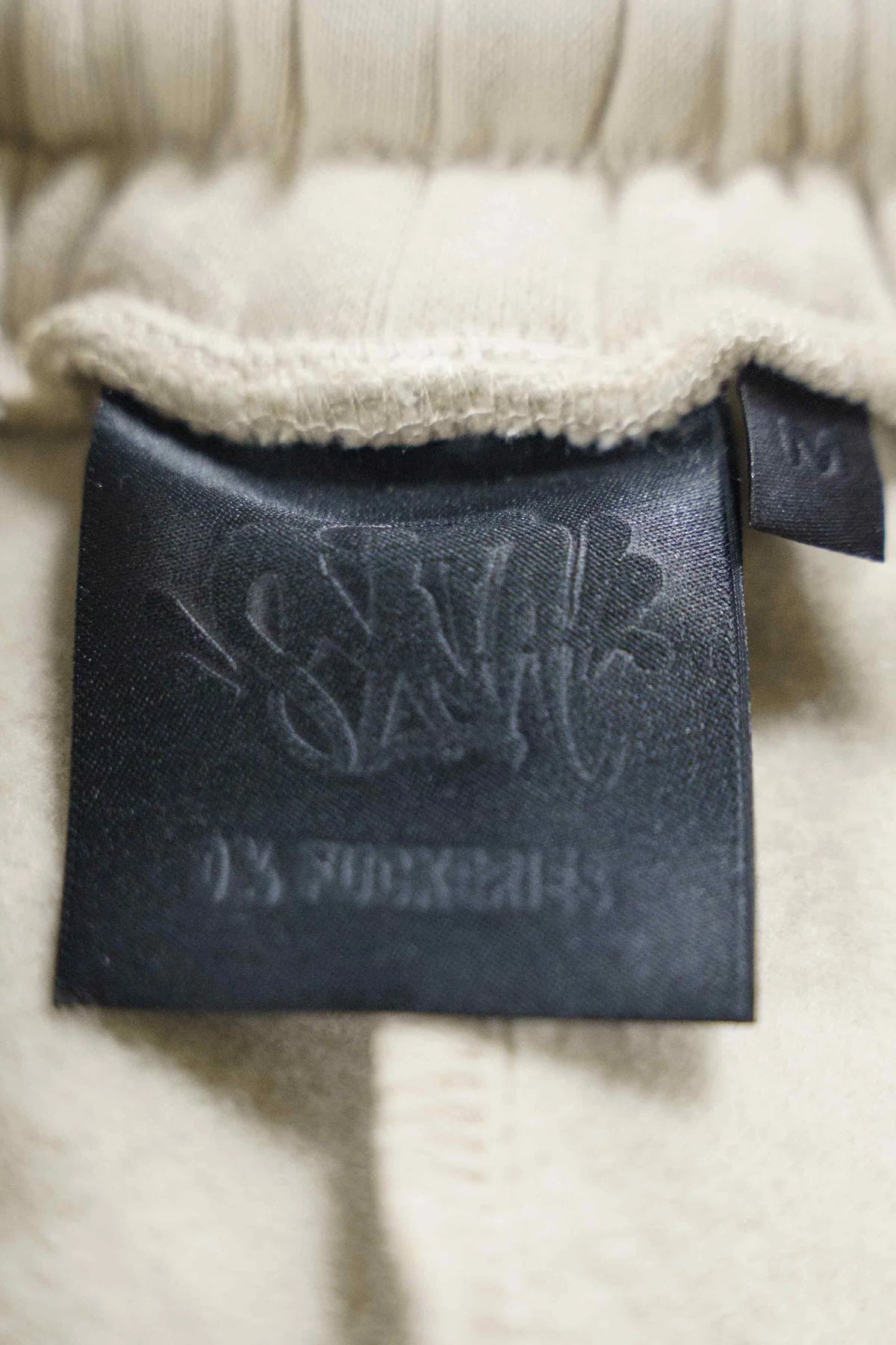 SYNAWORLDTracksuit
CreamStyle
EverydayWear
MinimalistChic
PerformanceComfort